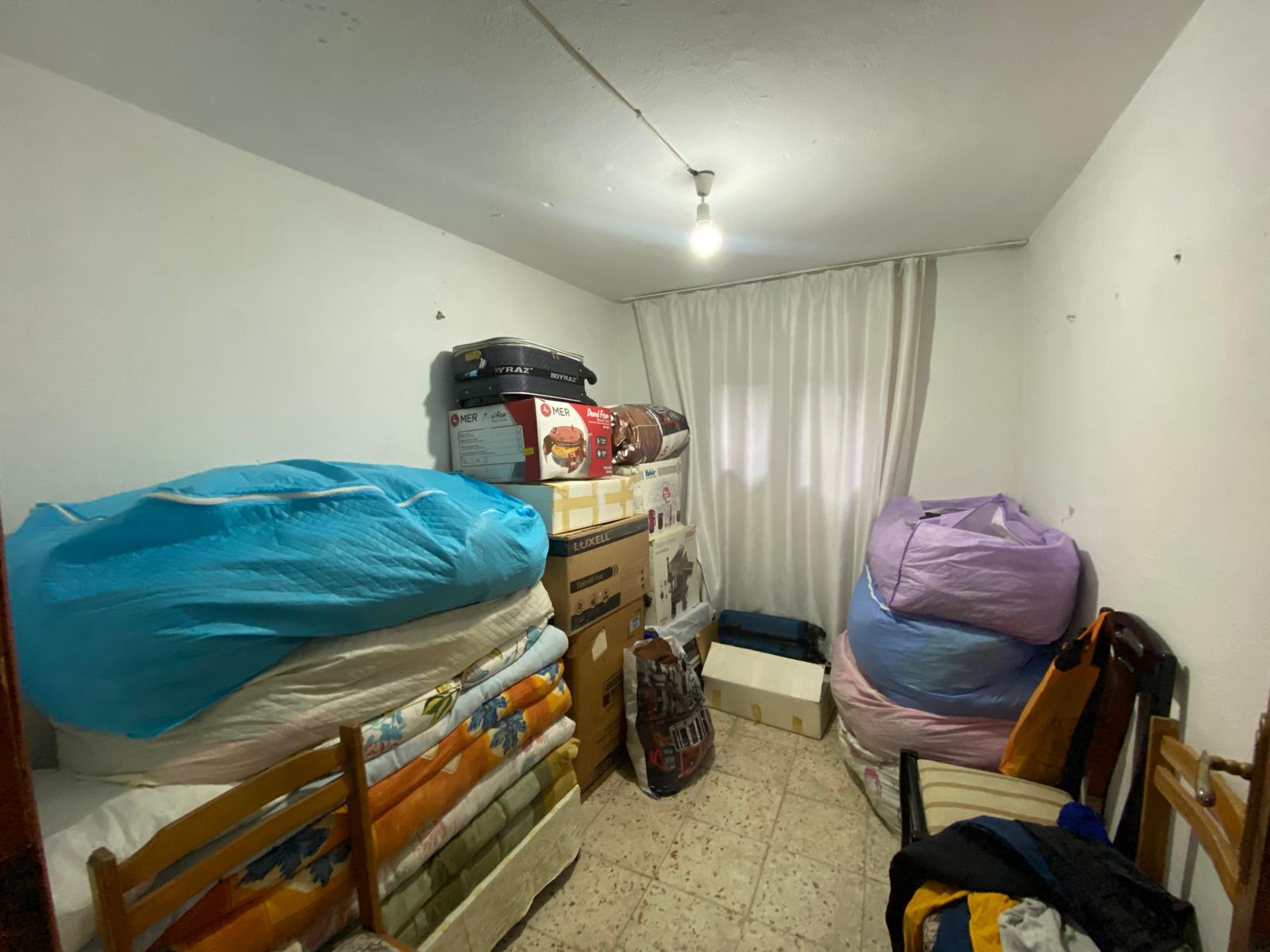 SAKARYA MAH. MEŞE SOKAKTA 5 KATLI BİNANIN BODRU KATTA 1+1 SATILIK DAİRE